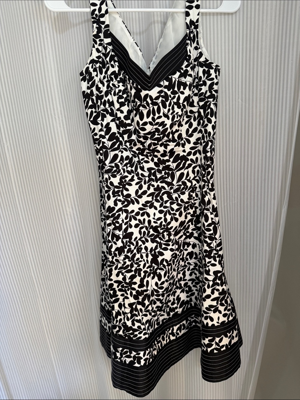 Jones Wear Dress - Black & White Leaf Print Sundress